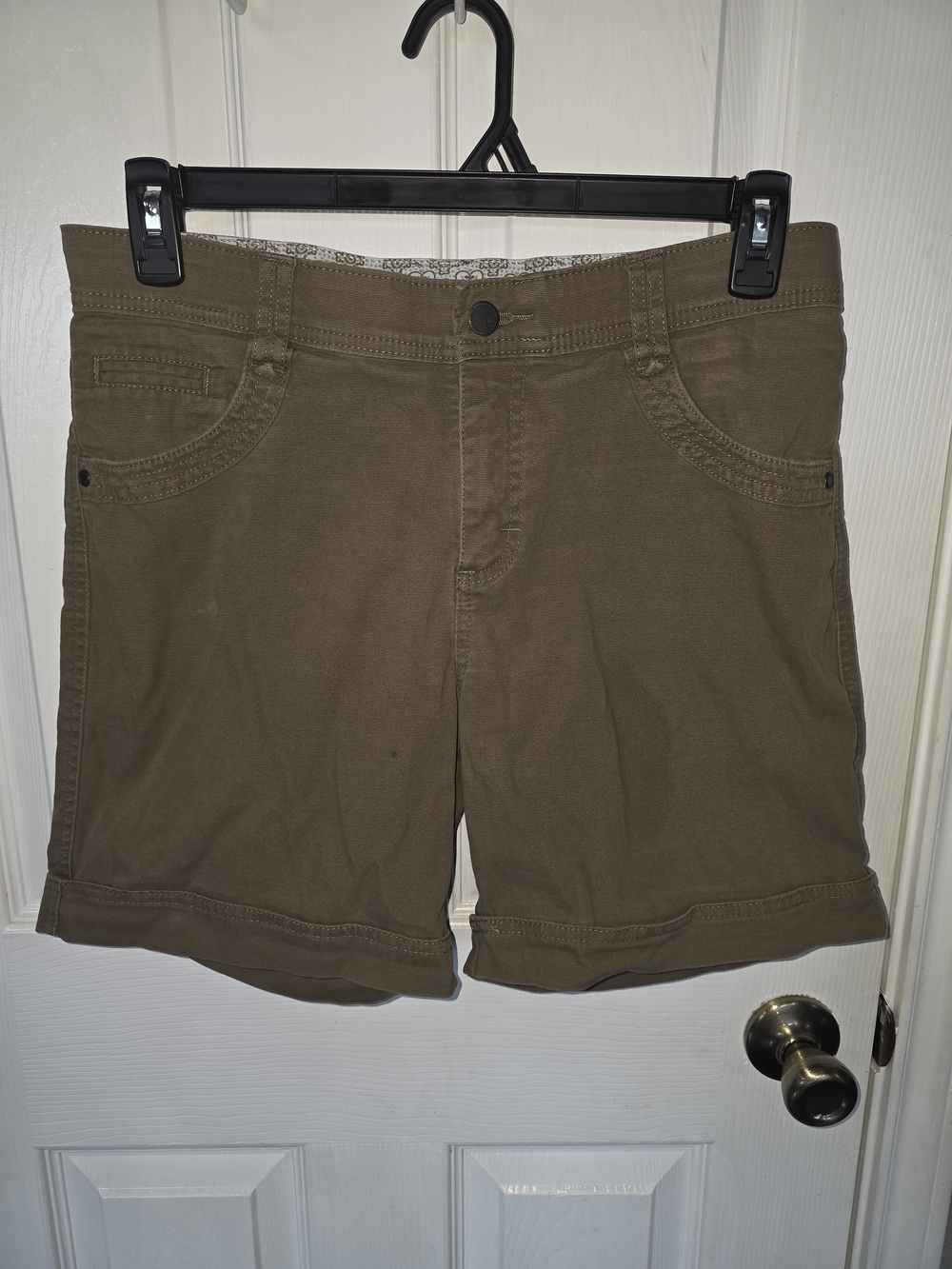 Lee Olive Green Mid-Rise Bermuda Shorts